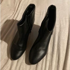 Women’s size 8 1/2 East 5th. Qrt. Heel Black Leather Boots